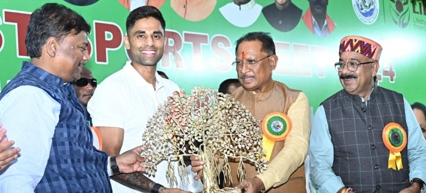 मुख्यमंत्री ने भारतीय T20 क्रिकेट टीम के कप्तान सूर्य कुमार यादव का किया सम्मान