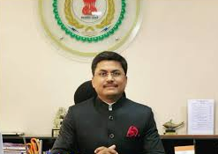 कलेक्टर ने की 15 साल से पुराने वाहनों की नीलामी की समीक्षा
