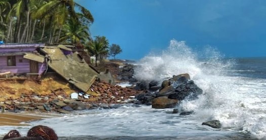 साइक्लोन दाना से बंगाल से ओडिशा तक हाई अलर्ट, कोणार्क मंदिर 2 दिन बंद....ट्रेनें कैंसिल