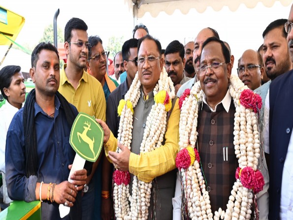 मुख्यमंत्री साय इंदिरा गांधी कृषि विश्वविद्यालय रायपुर पहुंचे