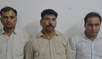 सड़क पर जा रहा था टेम्पो, नाकाबंदी में रोककर ली गई तलाशी, पुलिस से इनकम टैक्स विभाग तक मचा हड़कंप