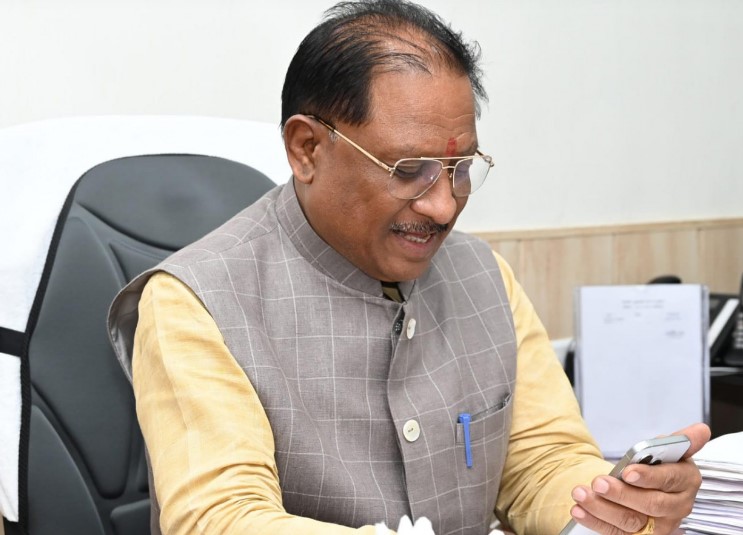 संघर्षों में पली बिटिया ने थामा बैडमिंटन का रैकेट तो मुख्यमंत्री ने दी शाबाशी, कहा- खूब आगे बढ़िये, हम आपके साथ हैं