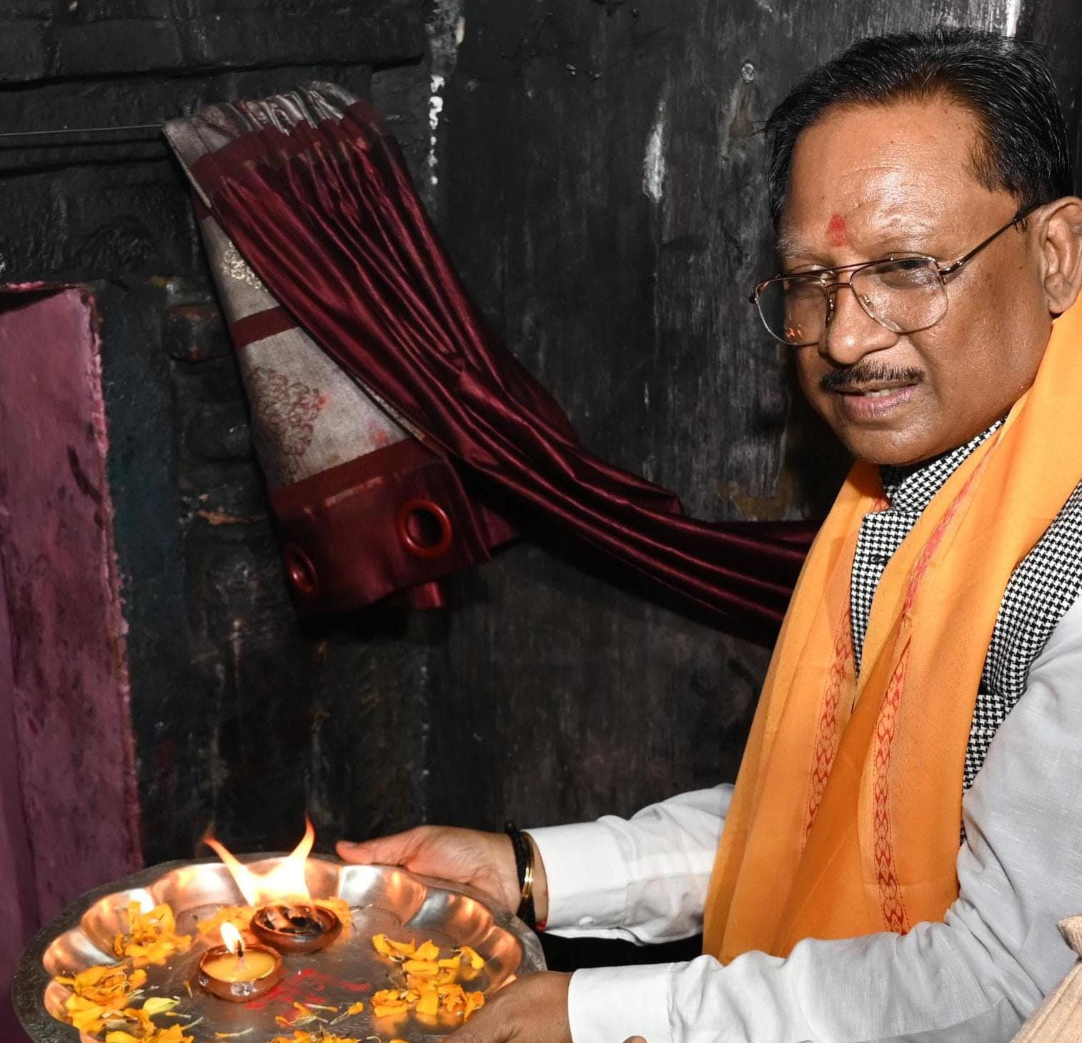 मुख्यमंत्री श्री विष्णुदेव साय ने मां दंतेश्वरी की पूजा-अर्चना कर प्रदेशवासियों की सुख-समृद्धि और खुशहाली की कामना की