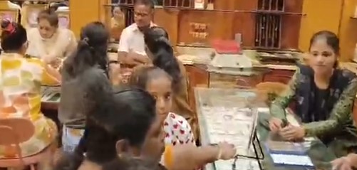 सोने की कीमत में उछाल जारी, चांदी 93 हजार के पार, यहां जानें रायपुर में 24 कैरेट गोल्ड का रेट