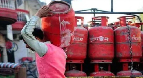 बढ़ता ही जा रहा है एलपीजी सिलेंडर का रेट, आज 16.50 रुपये महंगा हुआ