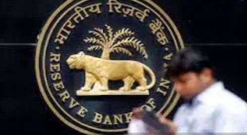 गलत खाते में फंड ट्रांसफर पर लगेगी रोक, RTGS-NEFT में बड़ा बदलाव....RBI