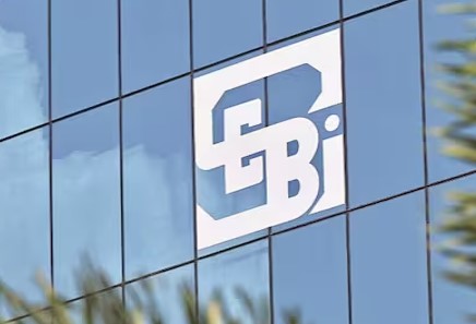 'बाप ऑफ चार्ट' पर चला सेबी का चाबुक, 1 साल के लिए हुए बैन, लौटाने होंगे ₹17 करोड़