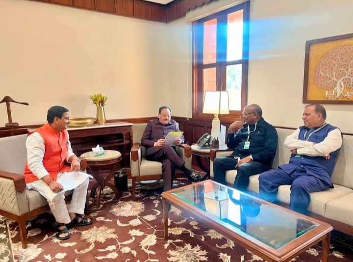 पूर्व मंत्री-विधायक व भाजपा प्रवक्ता अजय चंद्राकर ने परिवार कल्याण मंत्री जे पी नड्डा से नई दिल्ली में की सौजन्य मुलाकात