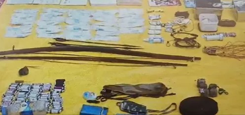 घात लगाए नक्सलियों ने जवानों पर की ताबड़तोड़ फायरिंग, फिर जवानों ने यूं दिया जवाब, मिला भारी नक्सली सामान