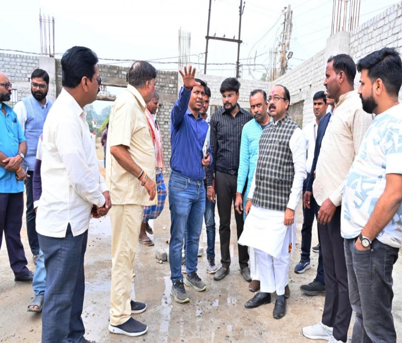 उप मुख्यमंत्री श्री अरुण साव ने विकास कार्यों का किया भूमिपूजन, निर्माण कार्यों का औचक निरीक्षण कर लोगों की समस्याएं सुनीं