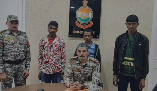 नक्सलवाद के खिलाफ पुलिस की बड़ी सफलता, दो ईनामी नक्सली समेत 3 माओवादी गिरफ्तार