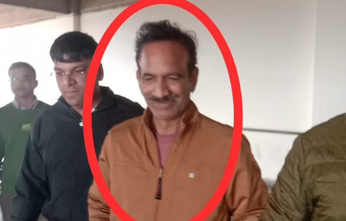 सीबीआई ने ईडी के पूर्व डिप्टी डायरेक्टर और अपने डीएसपी को गिरफ्तार किया.
