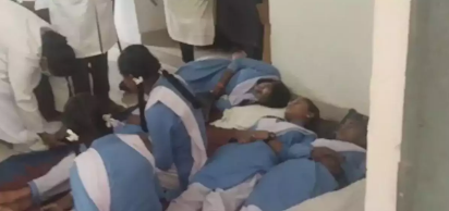 छत्तीसगढ़  में गैस के रिसाव से 40 से अधिक बच्चों की तबीयत अचानक बिगड़ गई. कुछ बच्चे बेहोश