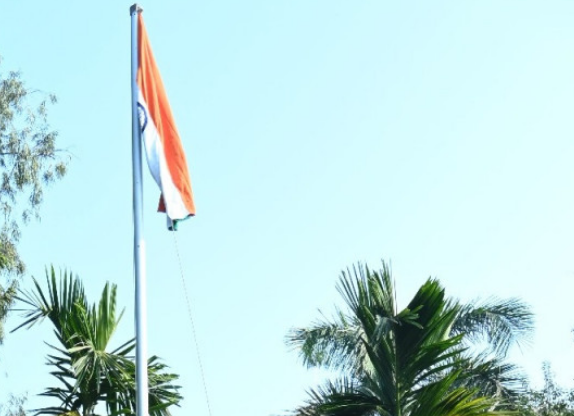 गणतंत्र दिवस : मुख्यमंत्री निवास कार्यालय में राष्ट्रीय ध्वज फहराया गया