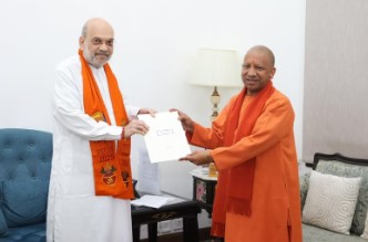 दिल्ली की गद्दी पर योगी से भी धाकड़ नेता चाहते हैं अमित शाह....