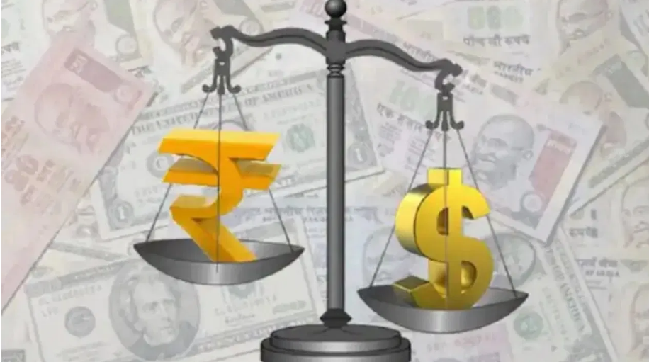 रुपये में आ रही लगातार गिरावट  से खाली हो रहा बैंकों का खजाना! अब आरबीआई डालेगा 2.5 लाख करोड़, क्‍यों हो रहा ऐसा