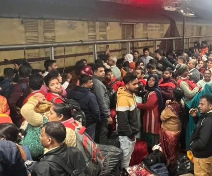 नई दिल्ली स्टेशन पर भगदड़ कैसे मची?  क्या हालात हैं ग्राउंड रिपोर्ट