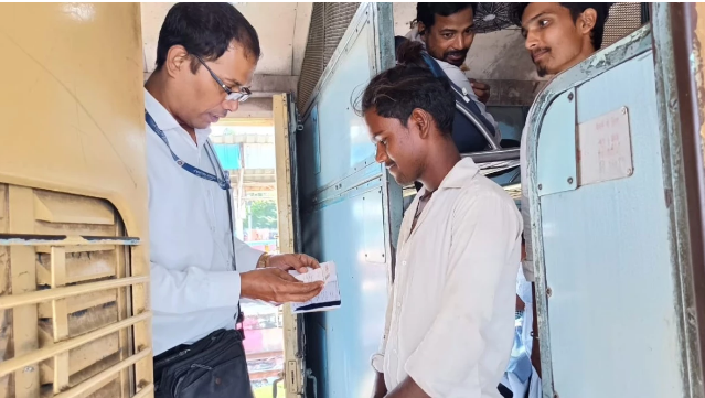 बिना टिकट यात्रियों के लिए बुरी खबर! अब स्टेशन के अंदर जाने नहीं देगा रेलवे, एयरपोर्ट जैसी व्यवस्था की तैयारी