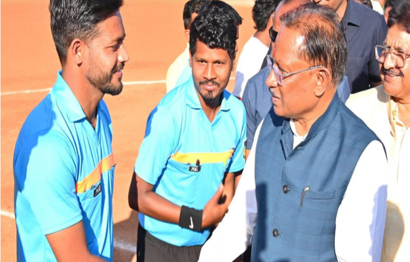 मुख्यमंत्री  साय अखिल भारतीय गोल्ड कप फुटबॉल प्रतियोगिता के समापन समारोह में हुए शामिल