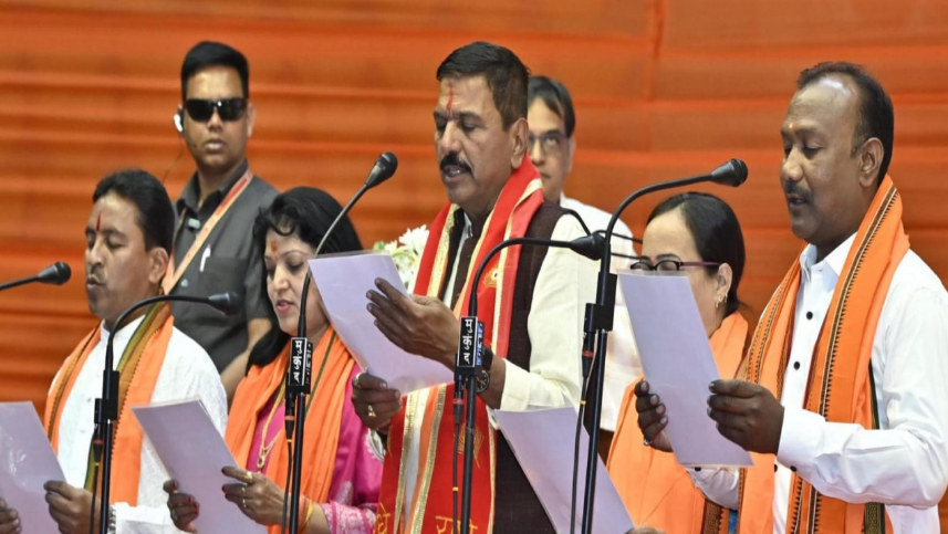 नगर निगम रायपुर के नव निर्वाचित महापौर एवं पार्षदों का शपथ ग्रहण सम्पन्न