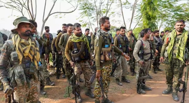 छत्तीसगढ़ के कांकेर और नारायणपुर में सुरक्षाबलों के साथ मुठभेड़ में एक नक्सली ढेर, हथियार बरामद