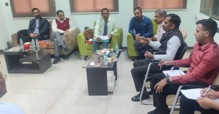 अब छत्तीसगढ़ में पेट्रोल पंपों पर भी होगी वाहनों की प्रदूषण जांच : परिवहन विभाग और पेट्रोलियम कंपनियों के बीच बैठक में लिया गया महत्वपूर्ण निर्णय