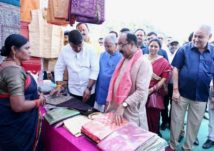 स्थानीय उत्पादों को बाजार उपलब्ध कराने और महिलाओं को सशक्त बनाने का जरिया है सरस मेला - श्री अरुण साव