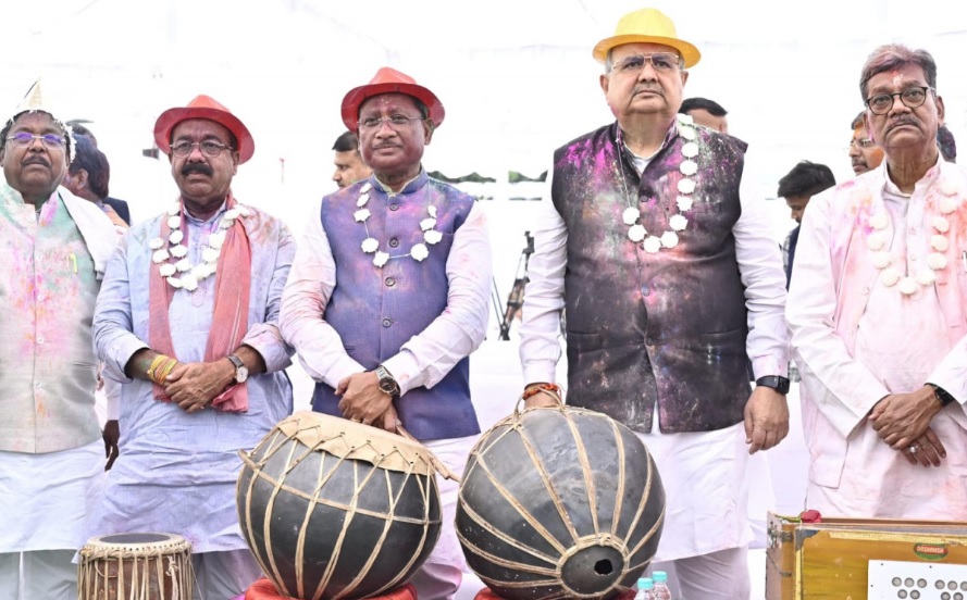 होली मिलन समारोह में विधानसभा परिसर हुआ रंग-गुलाल से सराबोर