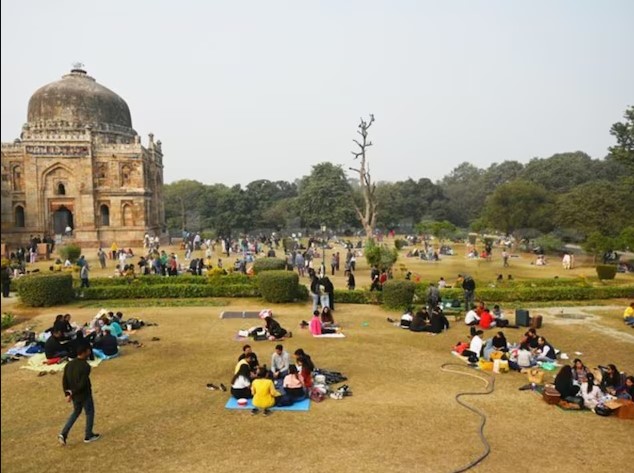 खतरनाक साइक्लोन से बिगड़ा मौसम, 40KMPH की रफ्तार से हवाएं, 15 राज्यों में झमाझम बारिश....