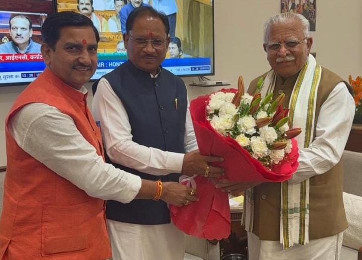 मुख्यमंत्री श्री विष्णुदेव साय ने केंद्रीय मंत्री श्री मनोहर लाल खट्टर से की सौजन्य भेंट