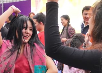 चीन के साथ रिश्तों में आई गर्माहट, बीजिंग के वसंत मेले में भारत ने बिखेरी खुशबू, चीनी हुए मदहोश