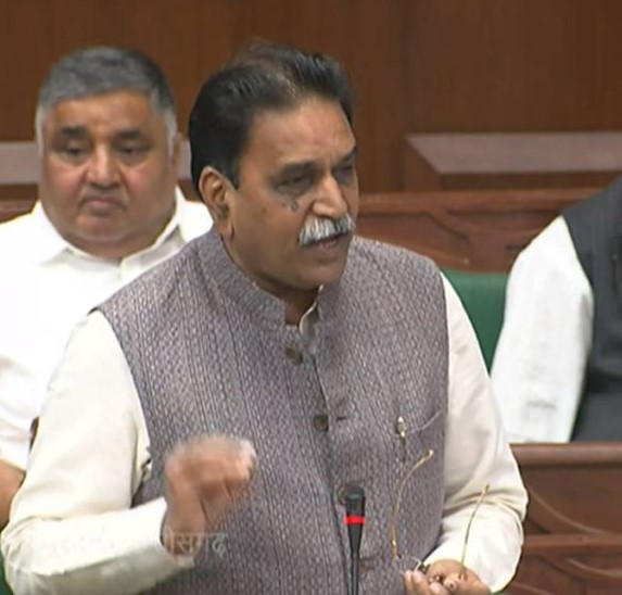 हाउसिंग बोर्ड के मकानों को फ्री होल्ड करने का मामला सदन में गूंजा, विधायक मूणत के सवाल पर मंत्री जायसवाल ने बताया – लाया जाएगा भू-राजस्व संहिता संशोधन विधेयक…
