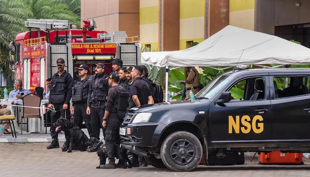 फरिश्तों पर आई असली आफत, होटल में फंसे 131 NSG कमांडो, खतरे में पड़ी जान