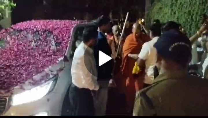 पूज्य कैलाशानंद जी महाराज का दिल्ली आगमन.... उनके भक्त गोपालदास जी के निवास स्थान पर आशीर्वचन