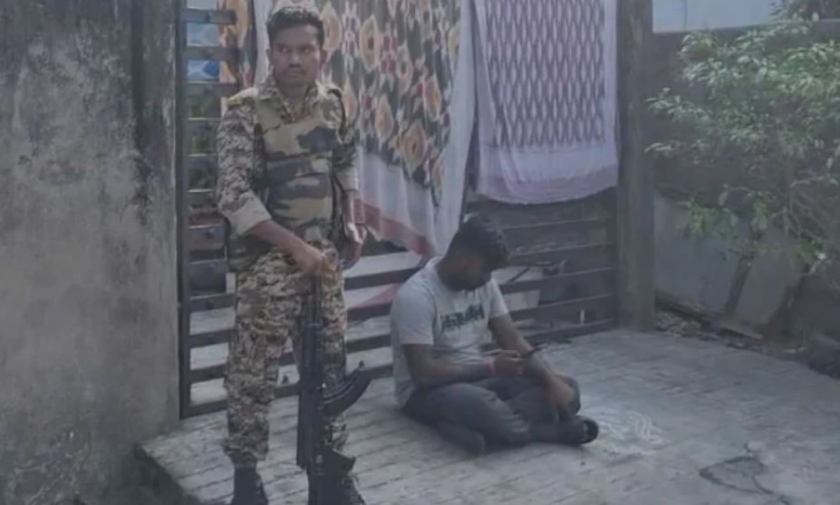 सुकमा जिले में पूर्व विधायक के ठिकानों सहित आधा दर्जन स्थानों पर ACB-EOW का छापा, मचा हड़कंप