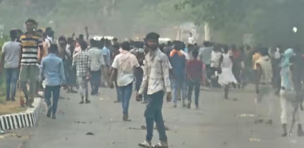 बंगाल में वक्फ कानून के खिलाफ हिंसा, अब तक 3 की मौत, 150 से ज्यादा अरेस्ट; पैरामिलिट्री फोर्स तैनात |
