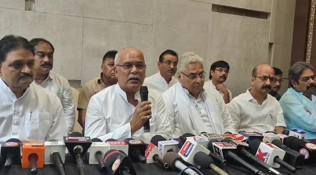 कांग्रेस शुरू करेगी संविधान बचाओ यात्रा, 25 अप्रैल से हर जिले में घूमेंगे कांग्रेसी
