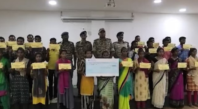 बड़े नक्सली अभियान के बीच बीजापुर में 24 नक्सलियों ने किया सरेंडर, जानिए कितना था इनाम