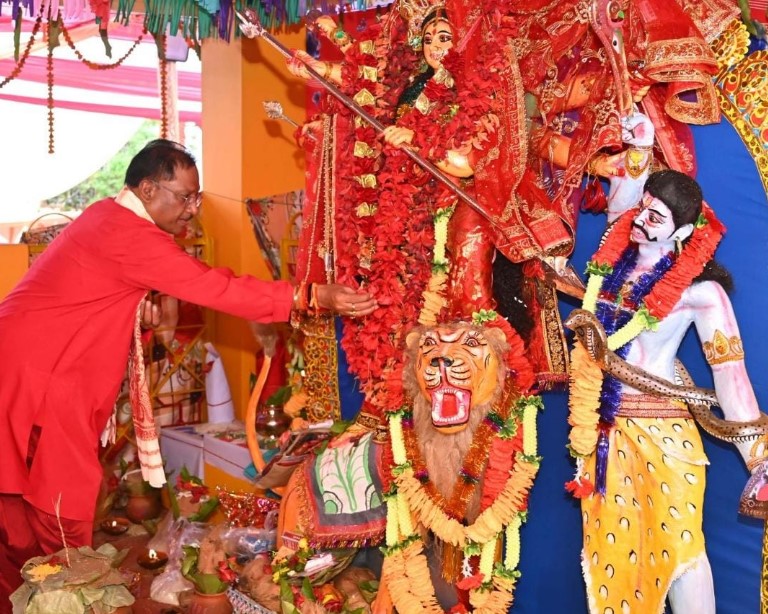 मुख्यमंत्री श्री विष्णु देव साय ने की मां दुर्गा की पूजा अर्चना