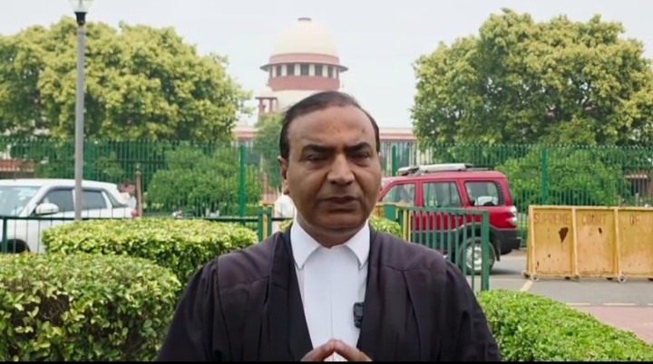 भारत में बैठे घुसपैठियों की अब खैर नहीं...सबकी होगी जांच....सुनिए सुप्रीम कोर्ट के वकील ने क्या कहा...देखे पूरा वीडियो