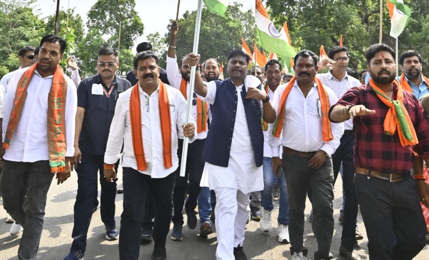 चिंगावरम, सुकमा में उपमुख्यमंत्री विजय शर्मा एवं मंत्री केदार कश्यप का दौरा