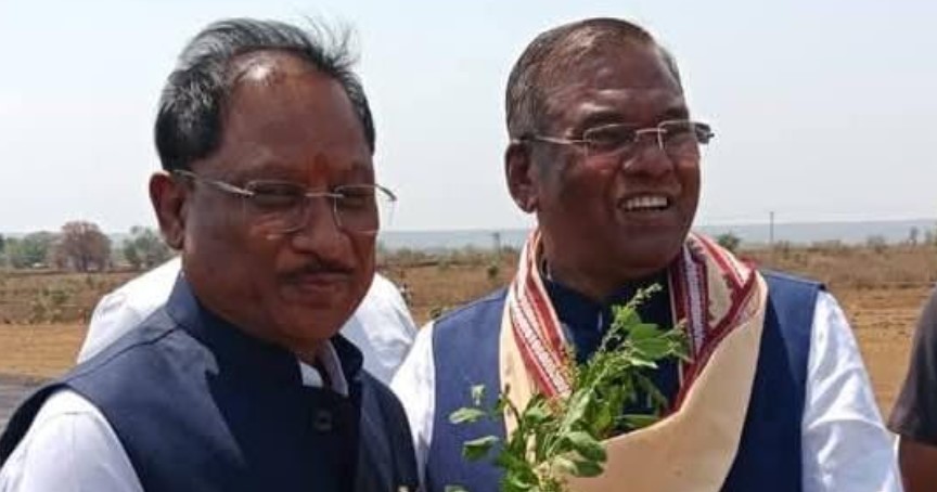 मुख्यमंत्री श्री विष्णुदेव साय का मंडला हेलीपैड में किया गया भव्य स्वागत