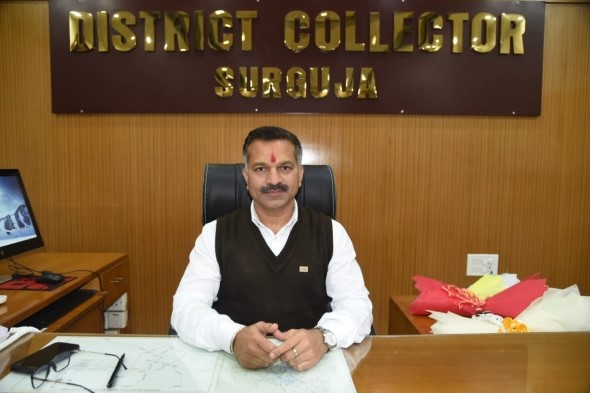कलेक्टर जनदर्शन में प्रस्तुत हुए 103 आवेदन, कलेक्टर ने संबंधित विभागों को कार्रवाई के दिए निर्देश