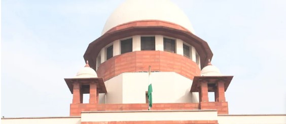 भ्रष्ट अधिकारी को नौकरी पर क्यों लौटने दिया जाए? सुप्रीम कोर्ट ने कहा- यह ईमानदार अधिकारियों का अपमान