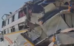 दो खौफनाक हादसे, उत्तराखंड में अलकनंदा में समाई बस, इटावा में बस के परखच्चे उड़े