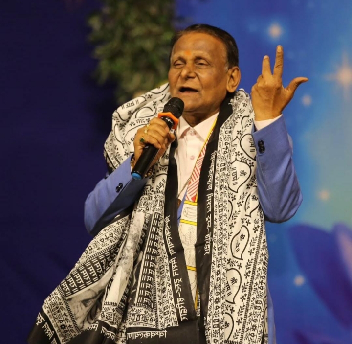 सुरेंद्र दुबे जी जीवन भर मुस्कान बांटते रहे, आज आंखे नम कर गए