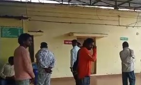 मामूली विवाद ने लिया खूनी रूप! घर में घुसकर सात लोगों ने जमकर बरपाया कहर, बुजुर्ग की हुई मौत व 5 घायल