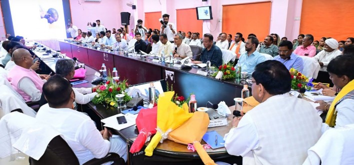 विश्व पर्यावरण दिवस पर वृक्षारोपण और संगोष्ठी का आयोजन