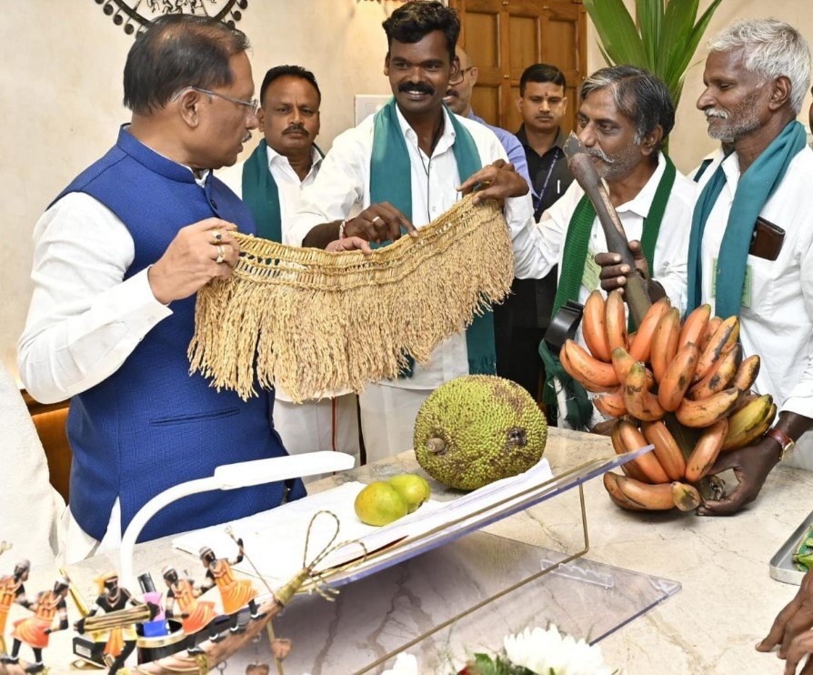 मुख्यमंत्री श्री विष्णु देव साय से तमिलनाडु के किसानों ने की सौजन्य मुलाकात