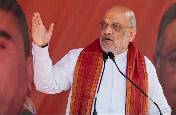 गृह मंत्री अमित शाह की सुरक्षा में गंभीर चूक, काफिले में घुसी कार, हर तरफ मचा हड़कंप